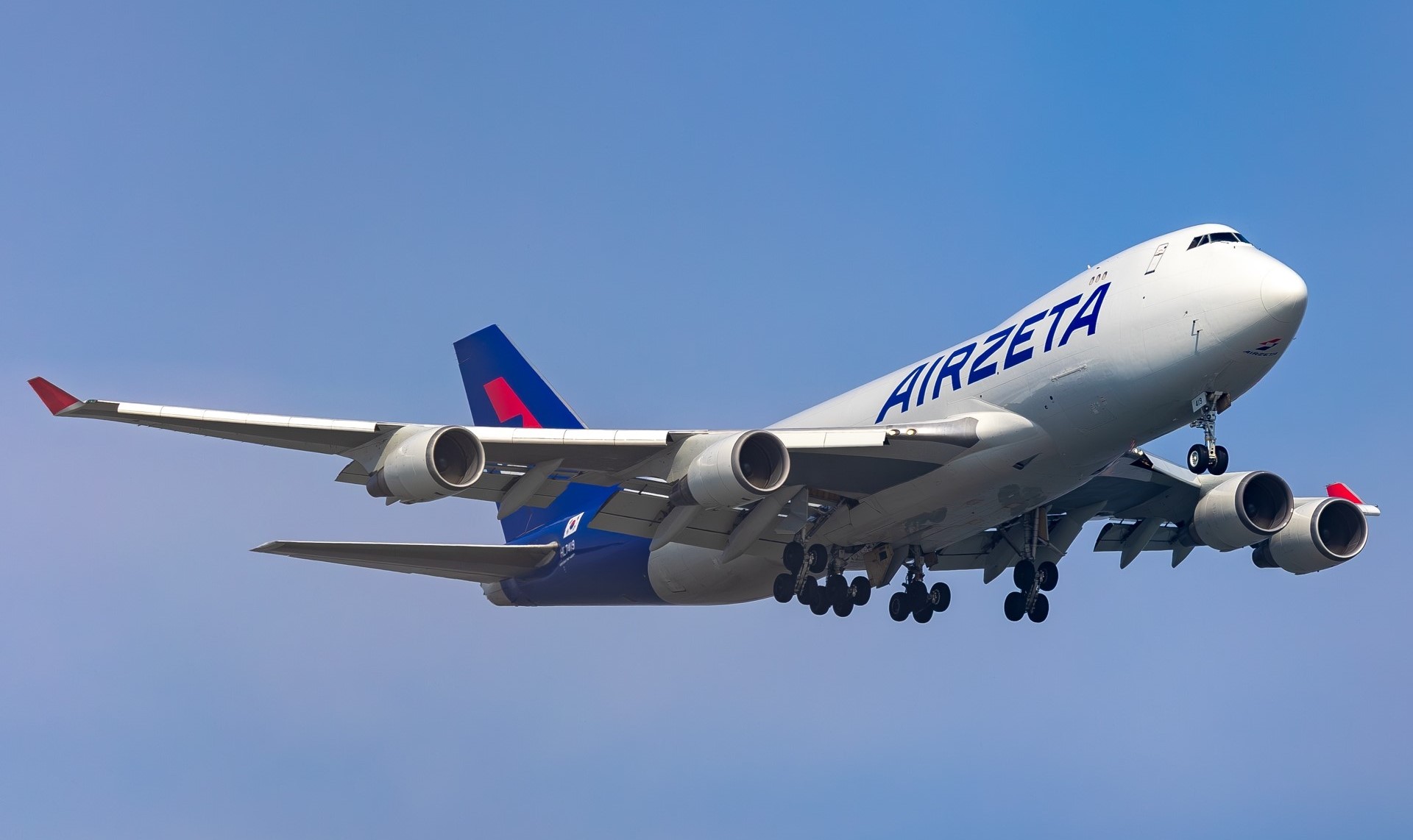 签约泽塔航空｜鸿鹄航空科技深化亚太医药冷链全球布局